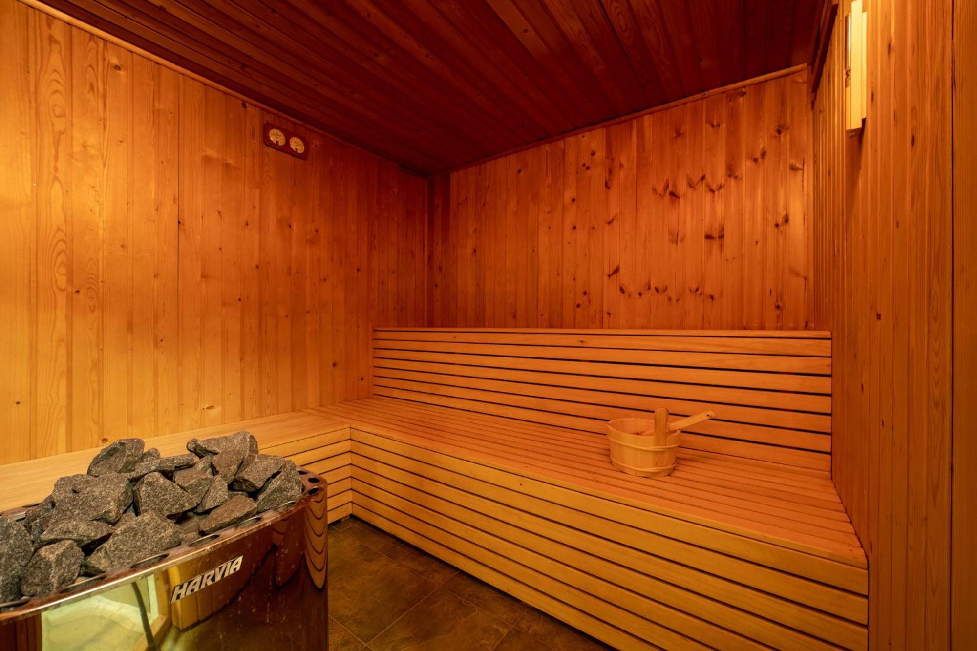 Hotel Liptov Holiday *** Liptovsky Trnovec Exterior photo